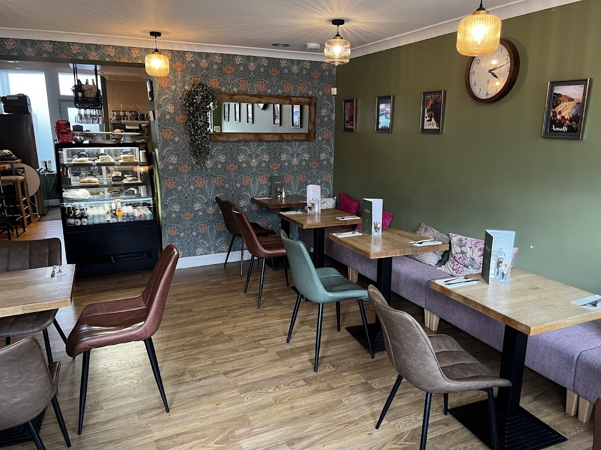 Serino’S Deli & Wine Bar